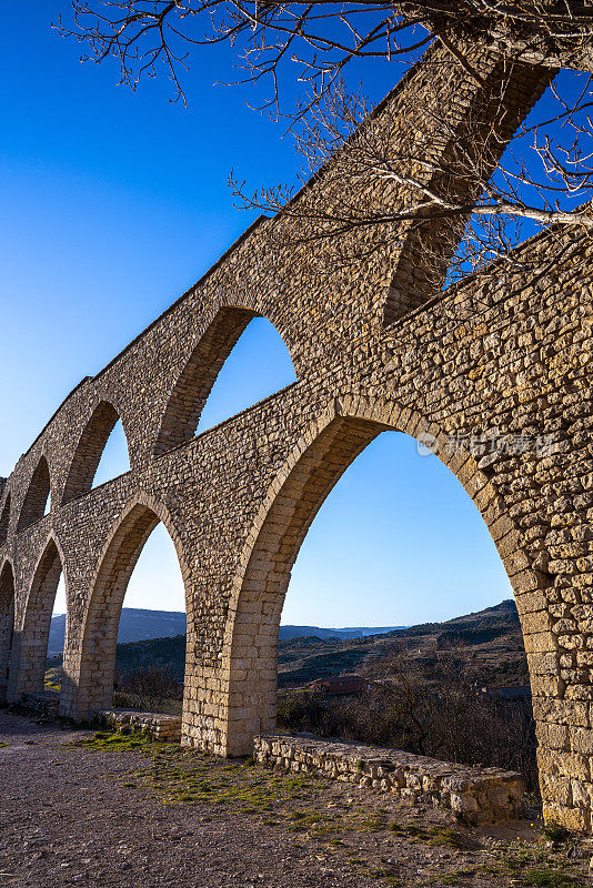 Santa Aqueduct Lucía arc in Morella at Maestrazgo Castellon西班牙